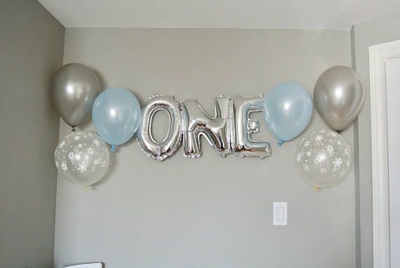 Sur Pinterest Ballons en Latex bleu flocon de neige argent. Onederland fête d’hiver. | Accro-Jeux