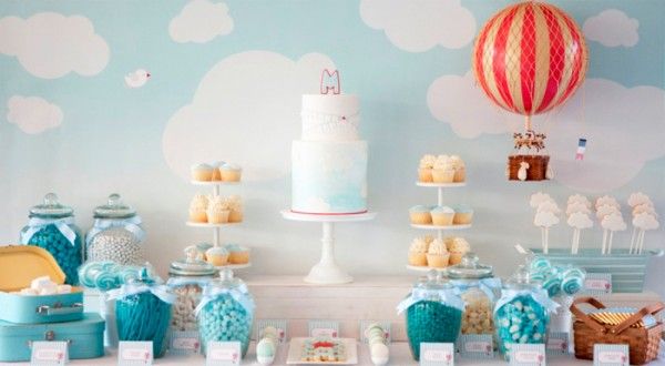 Sur Pinterest Thème de fête, party theme : voyage en ballon, clouds, nuages, hot air | Accro-Jeux