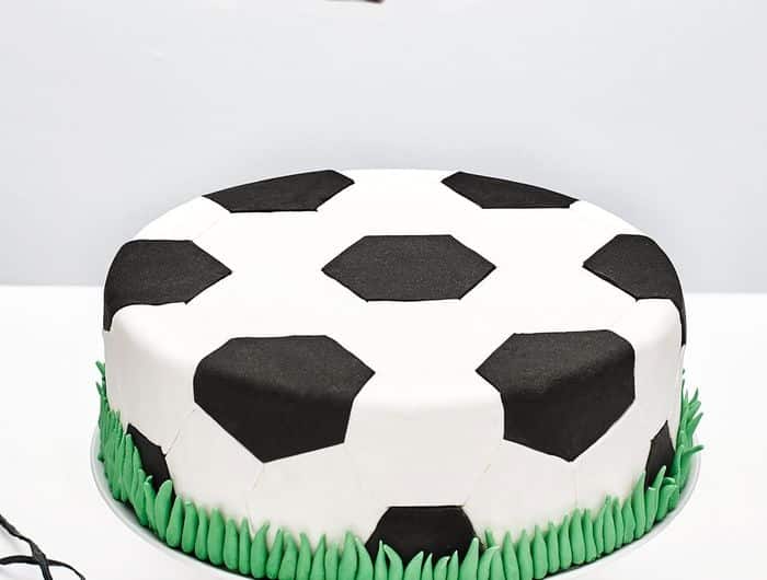 Sur Pinterest ▷ 1001 + idées pour une décoration originale de gâteau d'anniversaire | Accro-Jeux