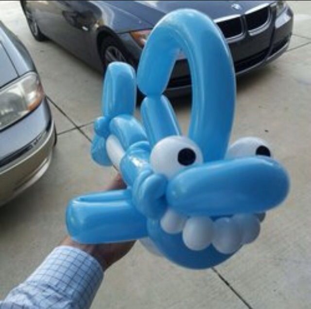 Sur Pinterest #shark #under the sea  #balloon #sculpture #twist #art | Accro-Jeux