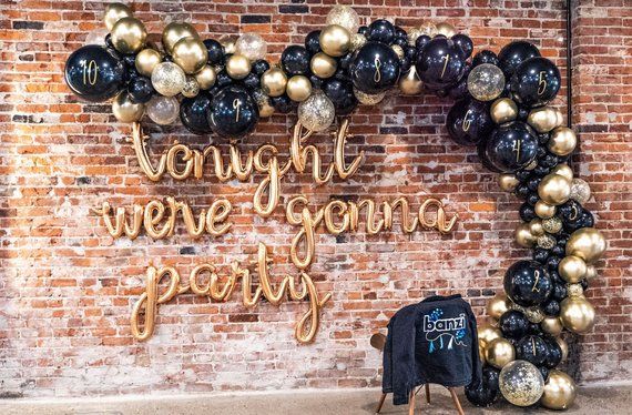 Sur Pinterest DIY NYE Countdown Organic Balloon Garland Kit - chrome gold confetti | Accro-Jeux