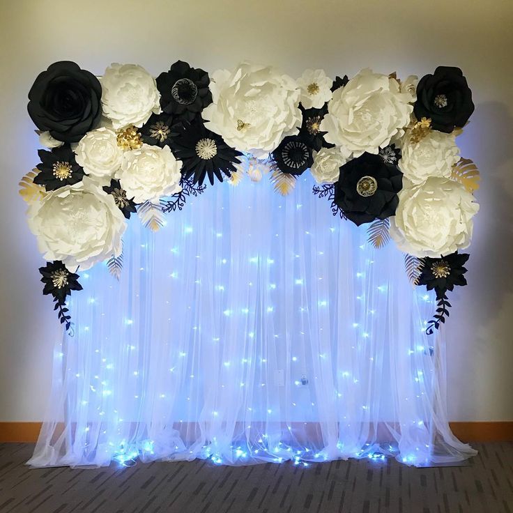 Sur Pinterest White and black party backdrop with a little bit of gold #backdrop | Accro-Jeux