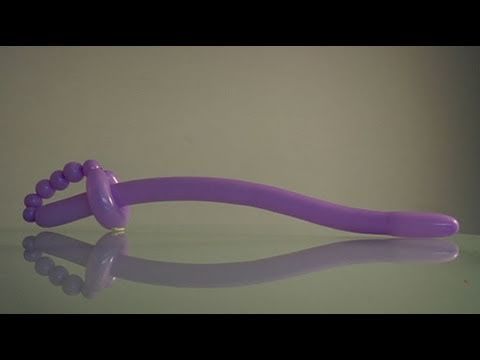 Sur Pinterest Play with balloons: how to make a pirate sword - YouTube | Accro-Jeux