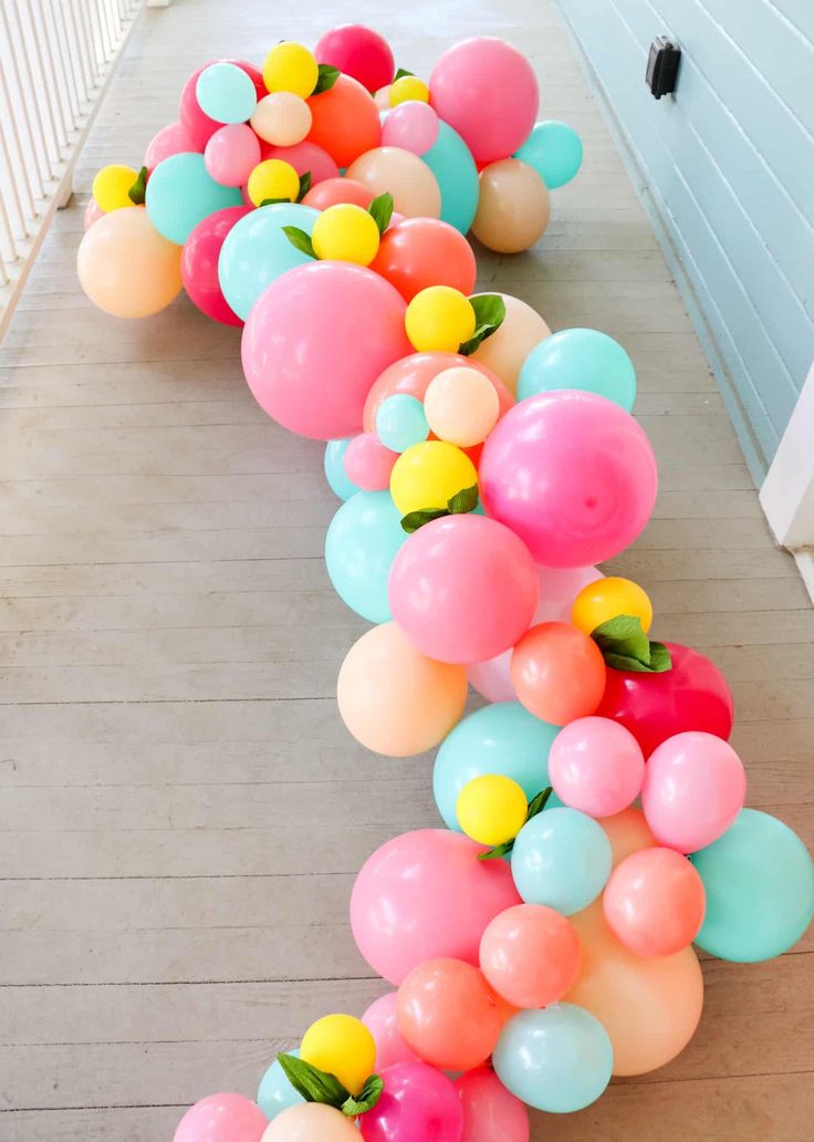 Sur Pinterest Make A Balloon Garland For Your Front Door | Accro-Jeux