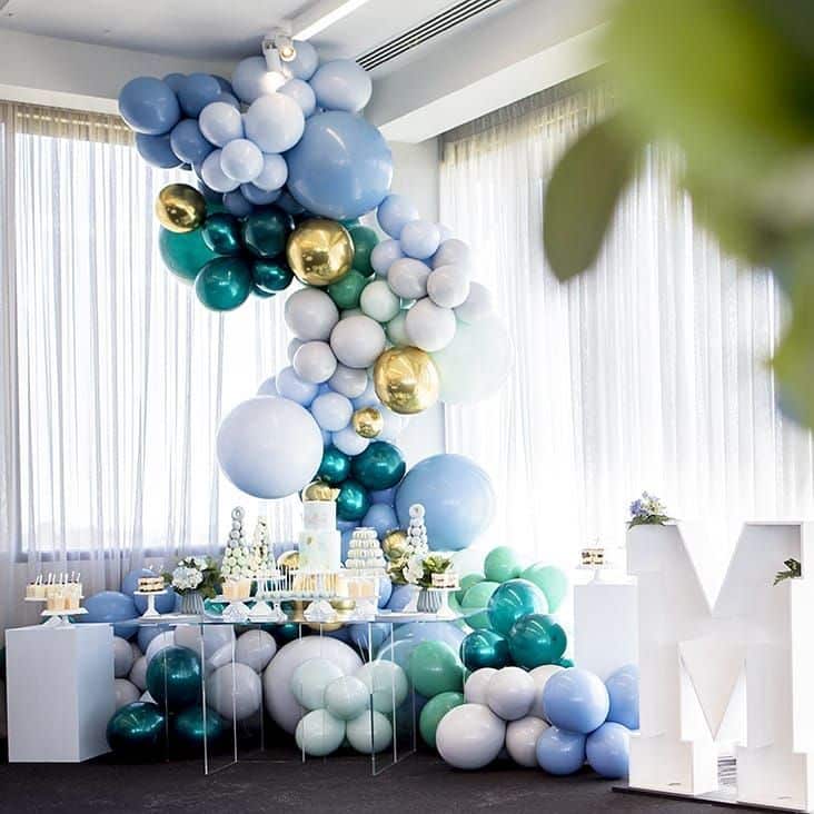Sur Pinterest boutiqueballoonsmelbourne on Instagram: “Beautiful shades of blue and | Accro-Jeux