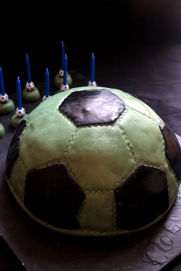 Sur Pinterest Gâteau d'anniversaire, ballon de foot | Accro-Jeux