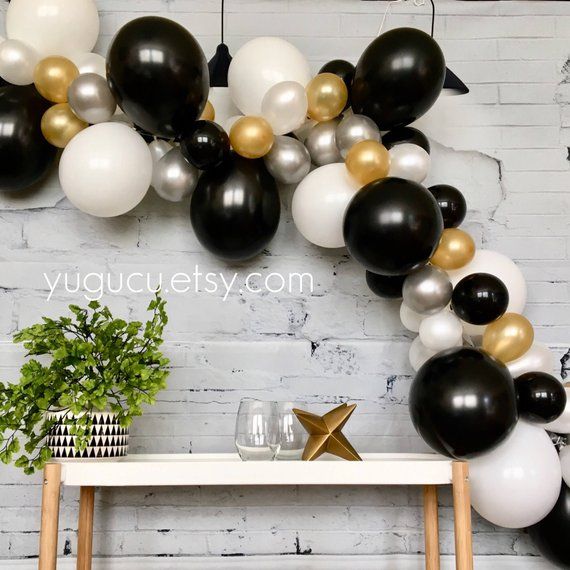 Sur Pinterest Balloon Garland Kit | DIY Balloon Garland | Black, Gold, Silver and | Accro-Jeux