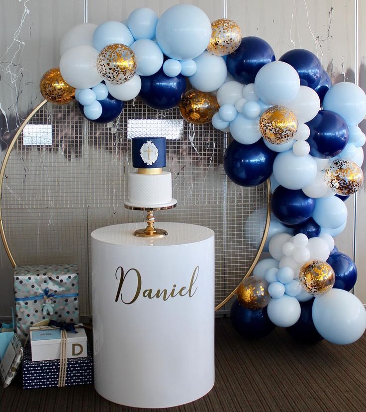 Sur Pinterest Daniels christening Wall plinth @arabellaevents__ Balloons | Accro-Jeux