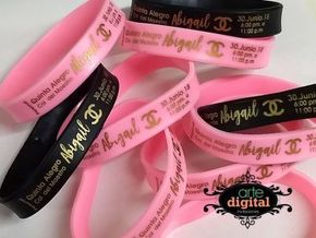 Sur Pinterest 20 Originales ideas para una invitación de XV años que tus invitados | Accro-Jeux